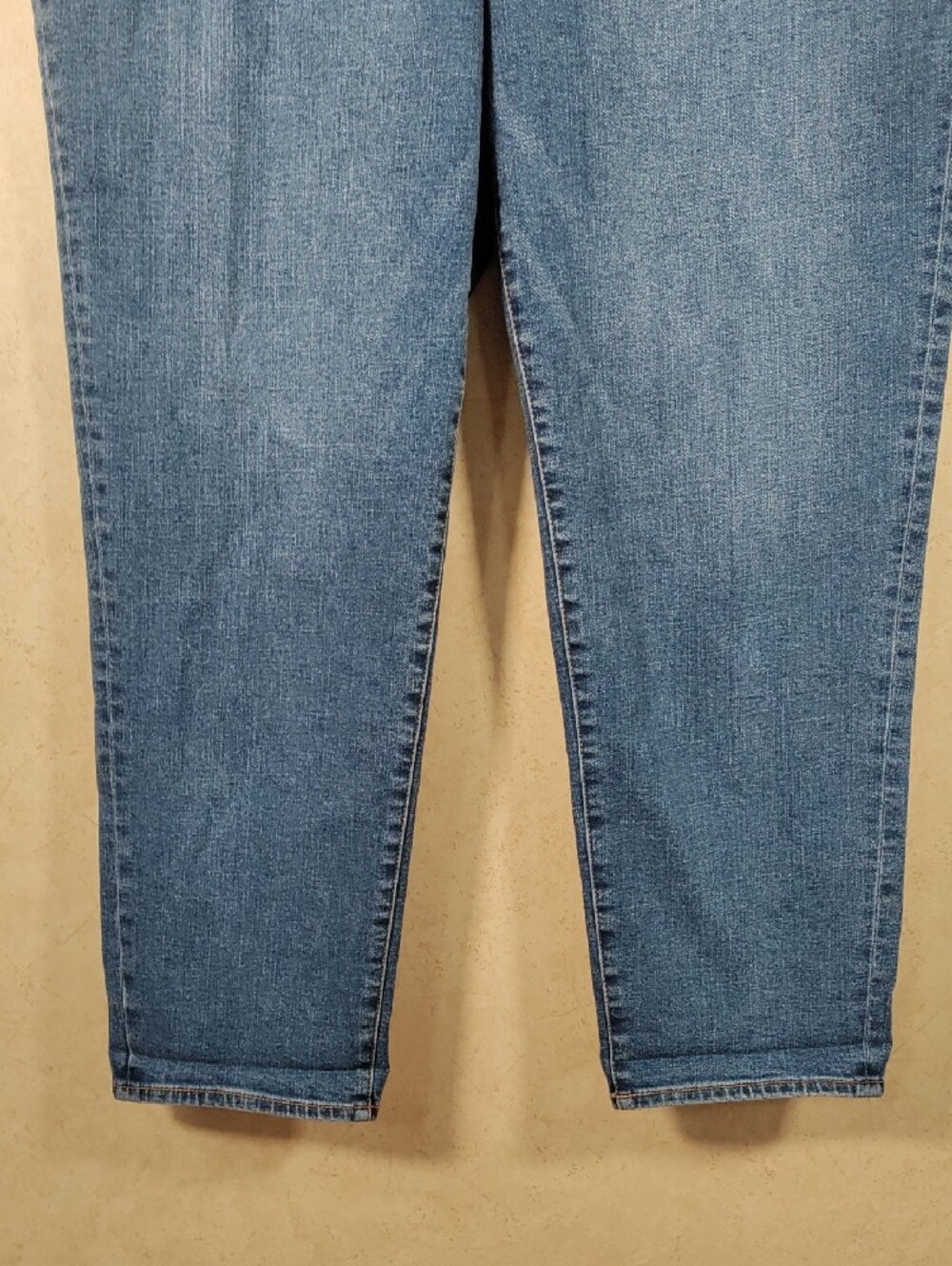 I135 Talbots Medium Wash Button-Fly Everyday Jeans 16 - Picture 5 of 10